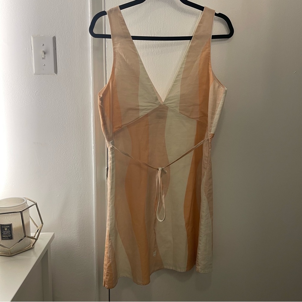 Dress from rythm. Super cute for summer - Picture 5 of 6